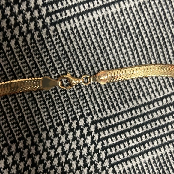 Mejuri Bold Herringbone Chain Necklace Gold Vermeil - Picture 4 of 4